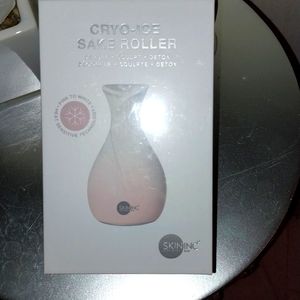 NWT TOP TECHNOLOGY CRYO ICE SAKE ROLLER DEPUFF DETOX AND SCULPT YOUR FACE!!